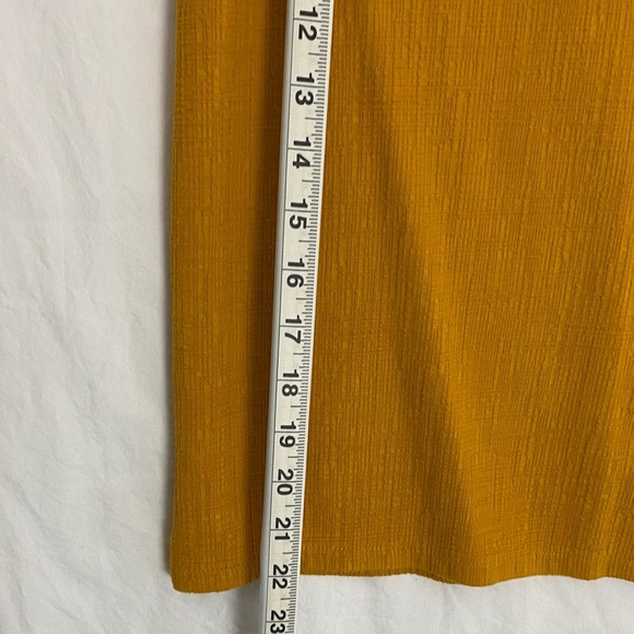 J Crew V Neck Top Mustard Yellow Three Quarter Sleeve Size Small - Picture 7 of 7